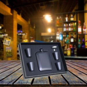 4 Shot Bardaklı Matara Seti Siyah